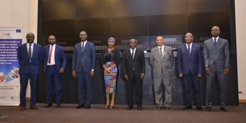 Les ministres Albert Flindé et Moussa Sanogo ont rehaussé de leur présence, la cérémonie. (DR)