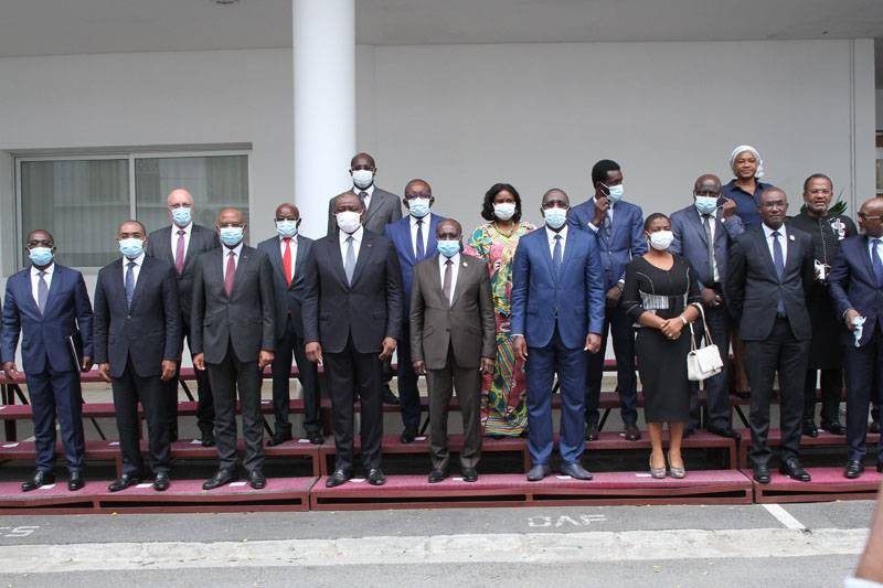 La photo de famille pour immortaliser l'événement. (Joséphine Kouadio)
