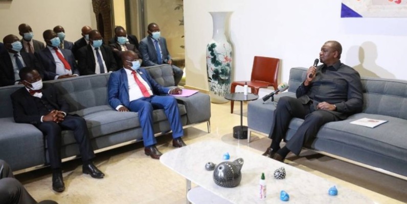 Le Premier ministre Hamed Bakayoko (à droite) lors de la rencontre. (Dr)