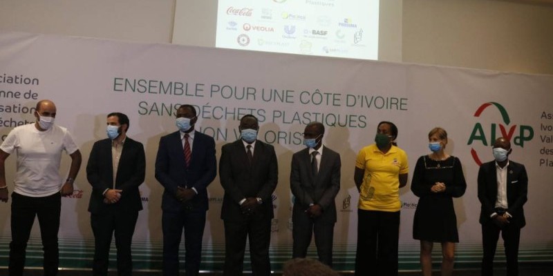 Des entreprises s'unissent pour la valorisation des déchets plastiques. (Marie-Ange AKPA)