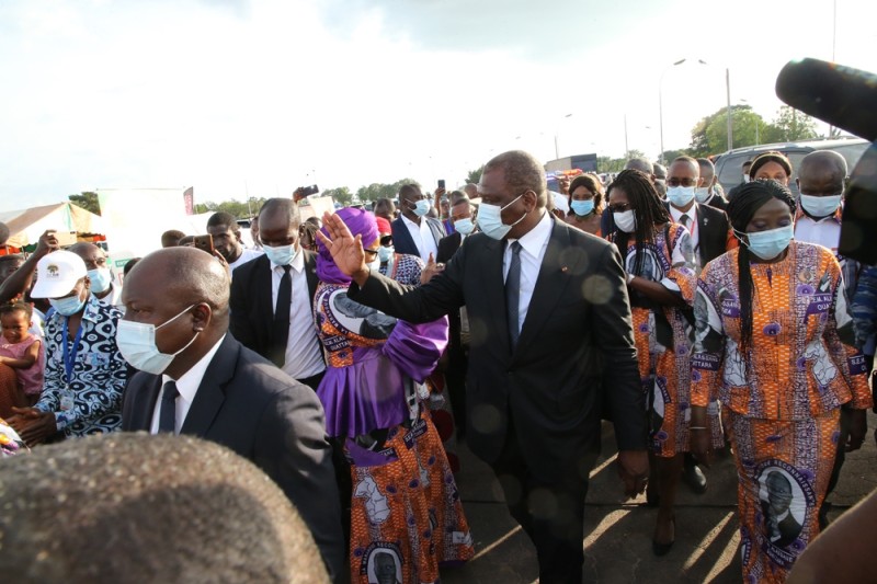 




Le Premier ministre a honoré de sa présence la Journée des Paysans Fecoop-ci (Anaca ci) à Yamoussoukro.