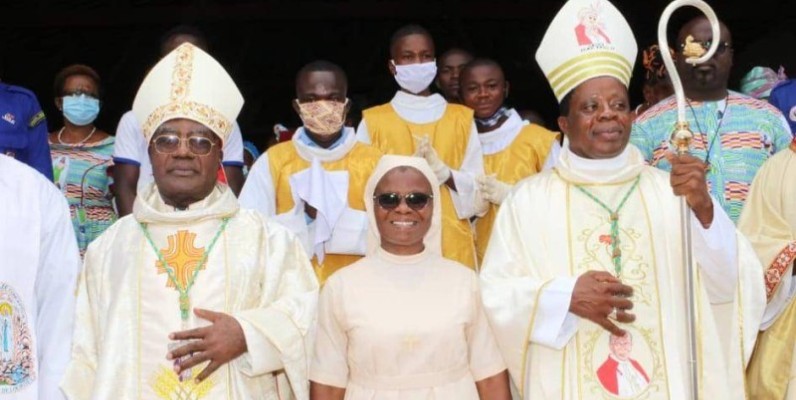 La religieuse a reçu le soutien des évêques Aké et Touabli. (Dr)