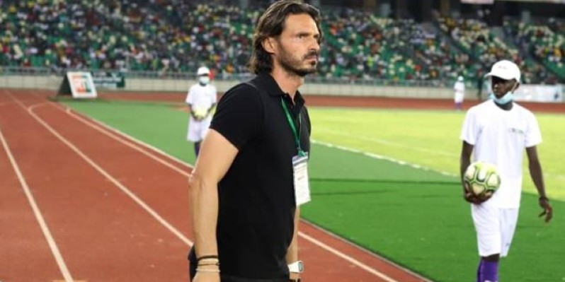 L'entraîneur de l'Asec est fier de son équipe après le match contre l'Africa. (DR)