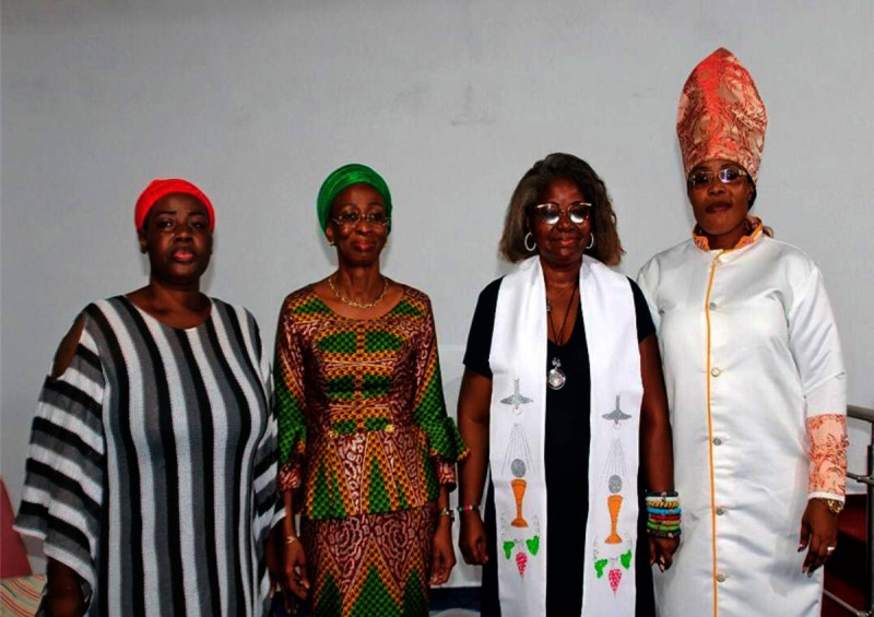 La ministre Bakayoko-Ly et des membres de la Fédération Chrétienne Internationale des Femmes Actives