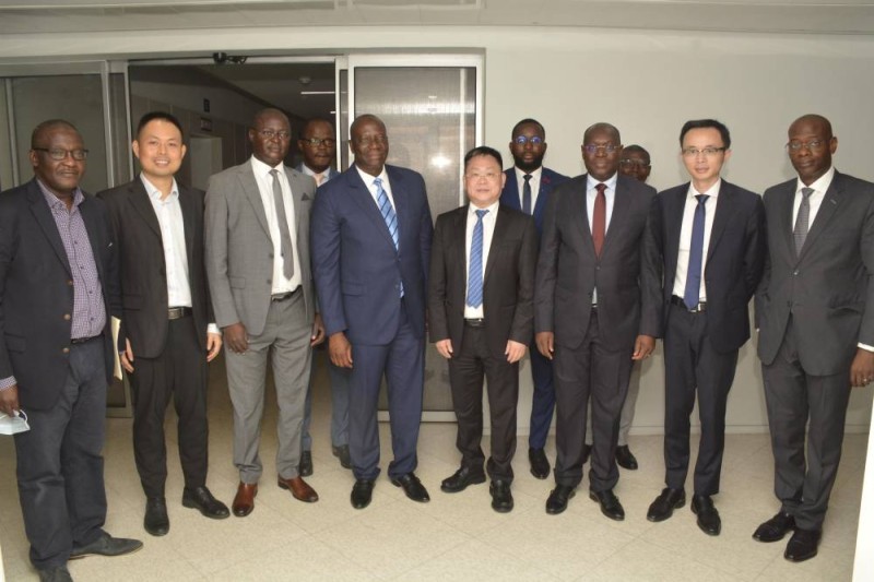 Le ministère de l'économie numérique et ses partenaires de Huawei Technologie (Bavane)