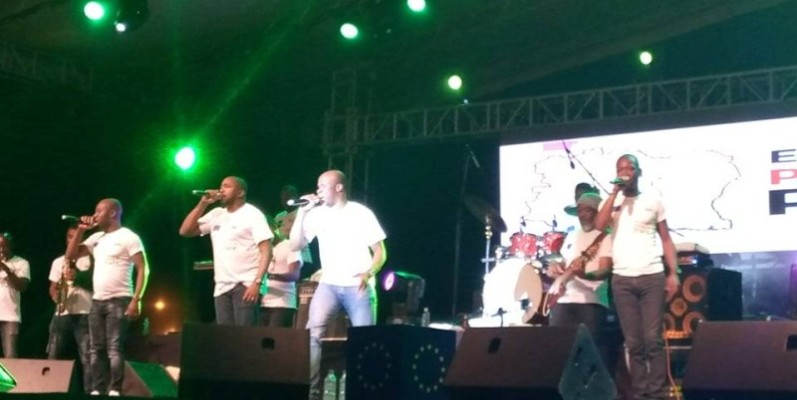 A'Salfo, Goudé, Manadja et Tino prestant pour la paix en Côte d'Ivoire. (Edouard)
