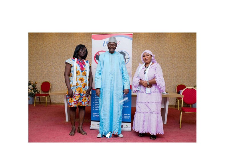 De gauche à droite, Yao AKissi Cedia Christelle, Touré Souleymane, le représentante du maire de Koumassi, Kourouma Rokia, l’une des marraines de l’Ong ont instruite l’assistance sur les notions de paix.