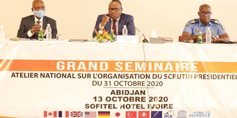 Le Président de la Cei Coulibaly-Kuibiert Ibrahime (au centre). (DR)