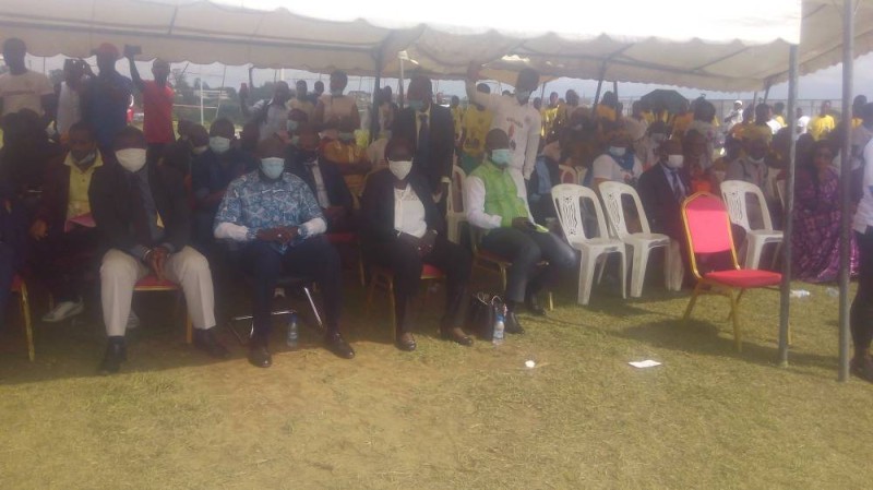 le ministre Adama Diawara honoré par des étudiants (DR)