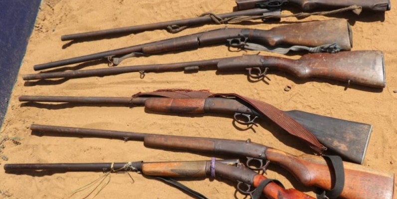 Armes à feu saisies. (Dr)
