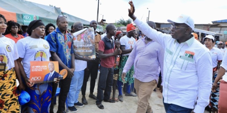 L'équipe de campagne du Rhdp conduite par Félix Anoblé ratisse large pour le candidat Alassane Ouattara dans la région de San Pedro. (Dr)