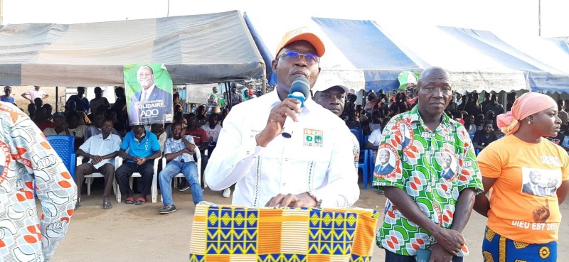 Dembélé Fausséni a invité les populations de Bonoua à aller retirer leurs cartes d’électeur en vue d’une participation massive au scrutin. (Dr)