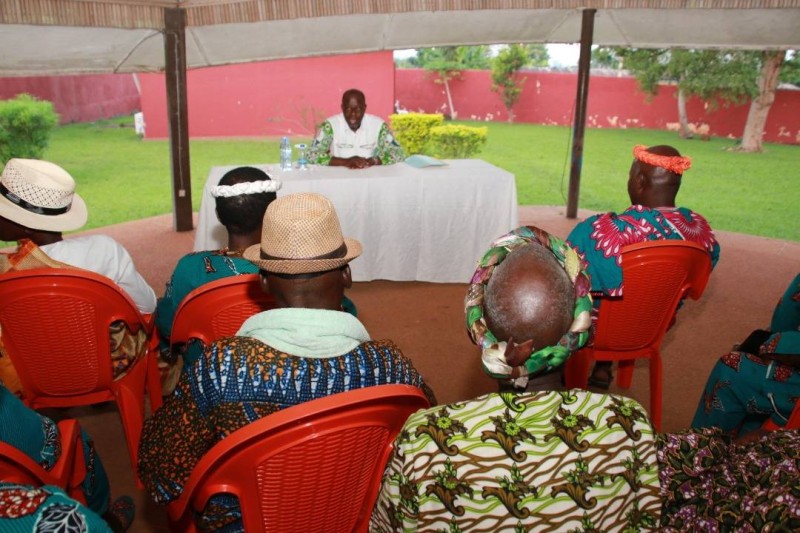 Le ministre Alain-Richard Donwahi a échangé avec les chefs traditionnels de la Région de la Nawa (DR)