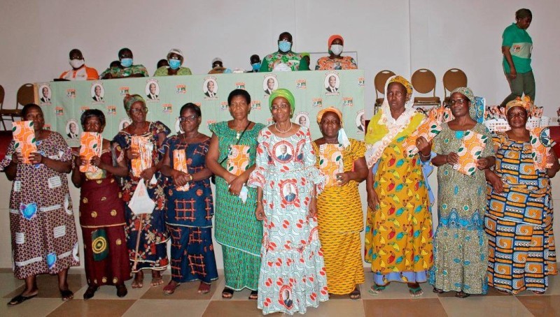 Ramata Ly Bakayoko et les femmes de chefs traditionnels du N'Zi