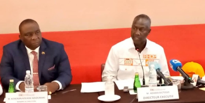 Adama Bictogo, directeur exécutif du Rhdp (à droite) et le porte-parole principal Kobenan Kouassi Adjoumani, au cours de la rencontre. (Dr)