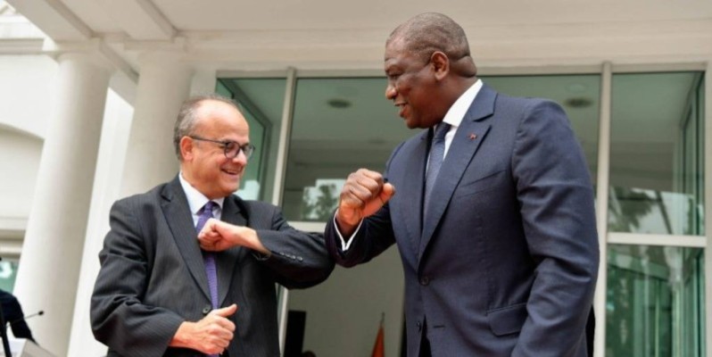 Le Premier ministre Hamed Bakayoko (à droite). (DR)