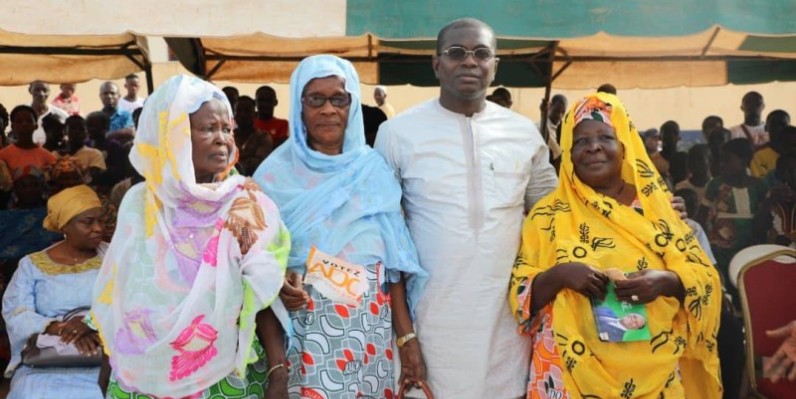 Le ministre Félix Anoblé a traduit sa reconnaissance aux populations de San Pedro pour la maturité dont elles ont fait preuve lors de l’élection présidentielle. (Dr)