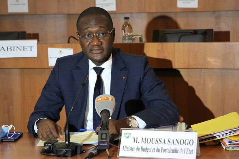 Moussa Sanogo a dit la disponibilité du gouvernement à apporter des clarifications sur chacune des opérations de dépenses opérées si l’Assemblée nationale en manifeste le besoin. (Photo : Joséphine Kouadio)
