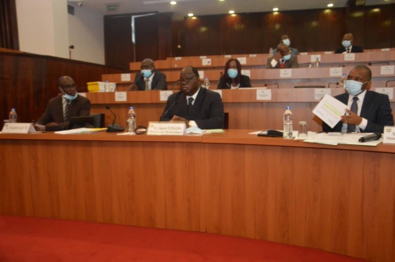 Le premier responsable du département de l'eau en Côte d'Ivoire devant les dé^putés