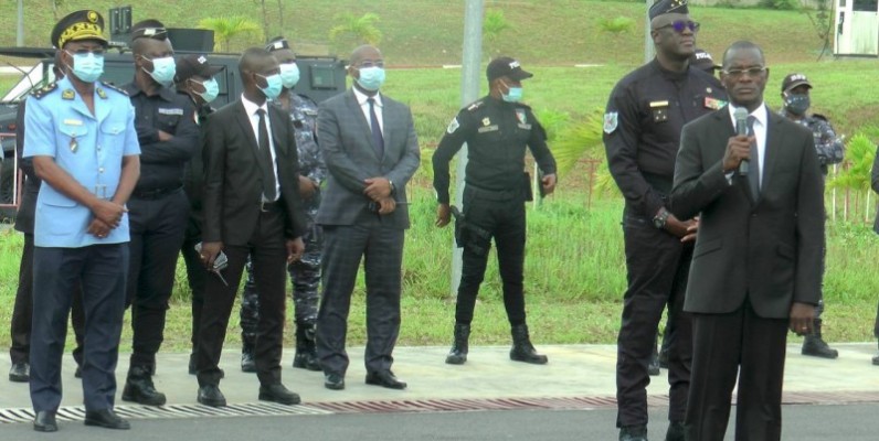 Le ministre Vagondo Diomandé a salué le professionnalisme des forces de police lors de la présidentielle de 2020. (DR)