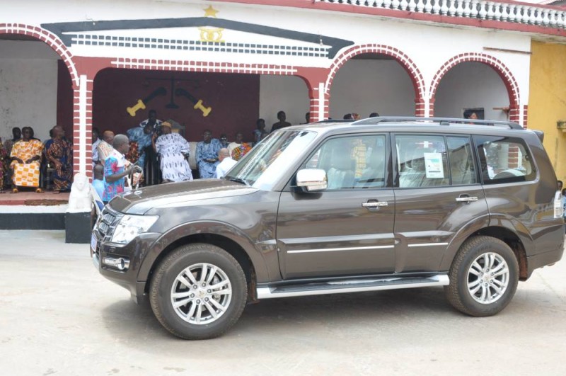 Le véhicule de type 4X4 offert par le Président Ouattara au Roi du Djuablin