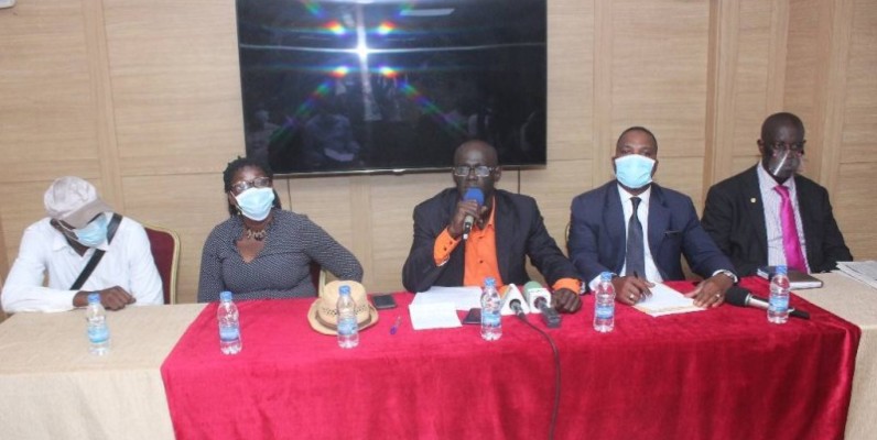 Pacôme Kouassi (au micro), le président de la Cmaop, a déploré les conflits communautaires causés par le mot d'ordre de désobéissance civile. (DR)