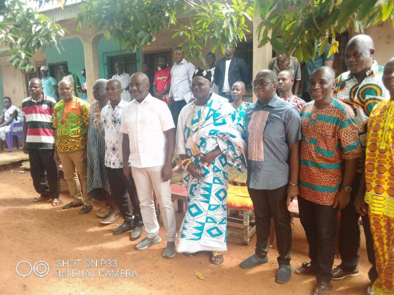Le ministre Adom Roger a rencontré des autorités coutumières, des fils et cadres du département d'Abengourou au cours de sa tournée (Ph: DR).