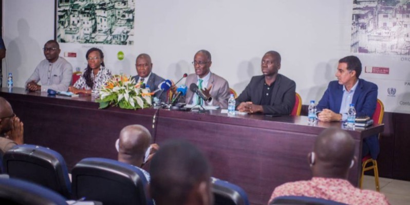 Le président du Cnoa, Abdoulaye Dieng, lors de la conférence de presse qu’il a animée.