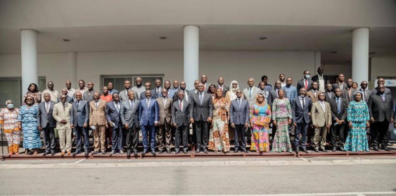 Photo de famille à l'issue de la rencontre. (DR)