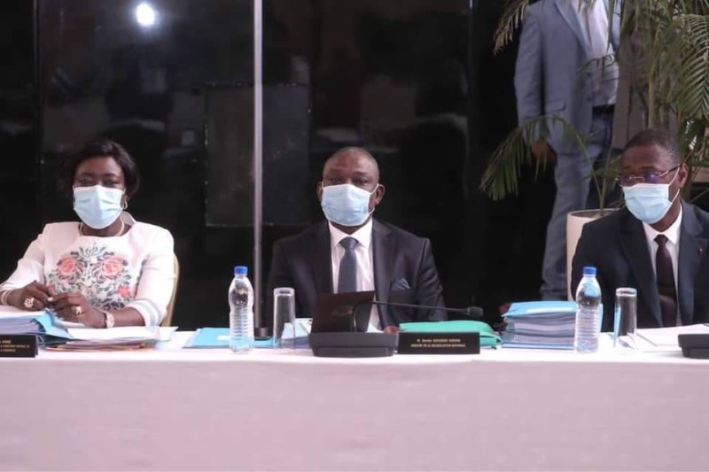 Au centre le nouveau ministre Kouadio Konan Bertin (DR)