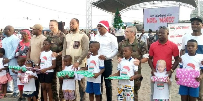 Les tout-petits sont repartis les bras chargés de cadeaux. (Dr)