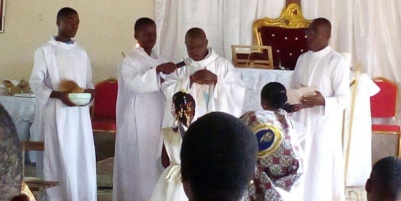 : Le curé de la paroisse Saint Raphaël de Sikensi, l'abbé N'Guessan Dibré Sandrin (DR)
