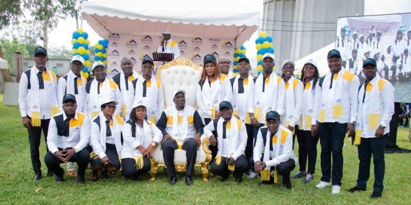  Photo de famille du Président de la Mugeac et son bureau (DR)