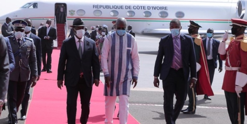 Arrivée du Président Alassane Ouattara à Ouagadougou. (Présidence)