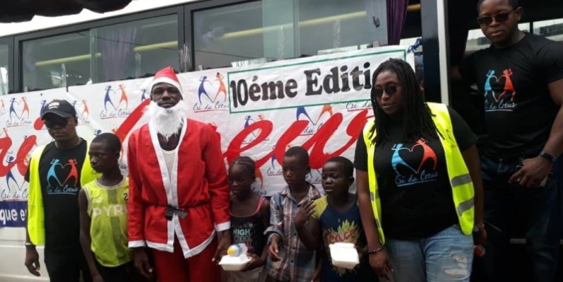Le Père Noël vient d'offrir un repas à quelques enfants déshérités. (DR)