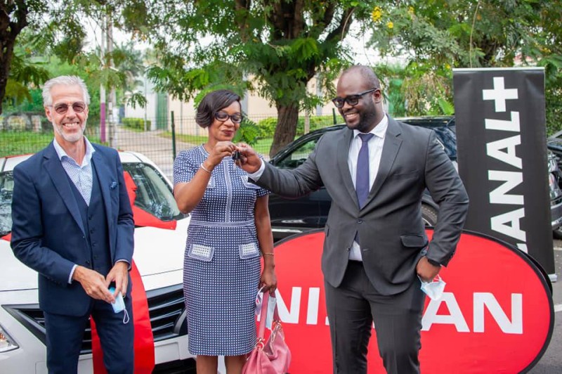 Mme Annick Angbo gagnante du super lot de l'édition 2020