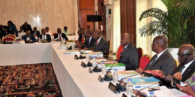 La consolidation du triptyque paix - sécurité - cohésion,
