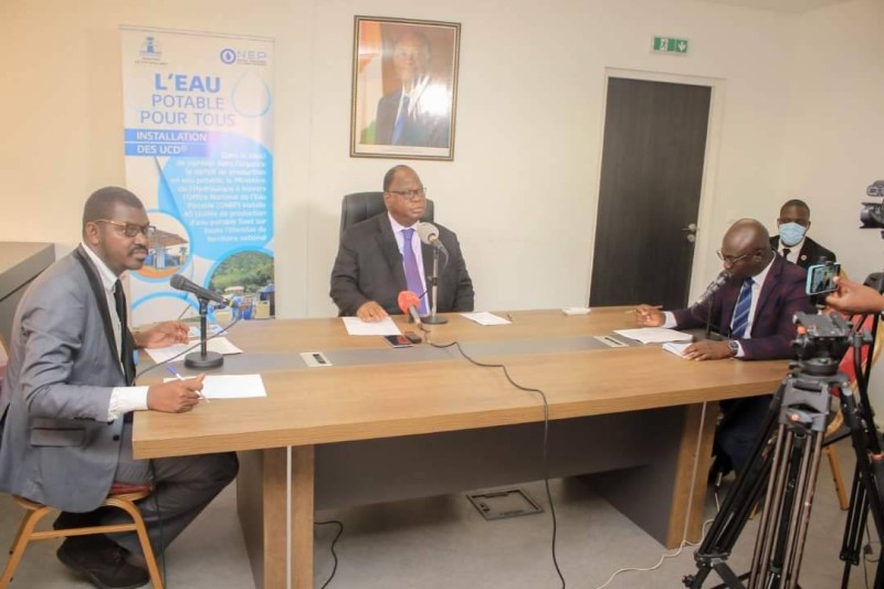 Le ministre Laurent Tchagba à Radio Côte d'Ivoire