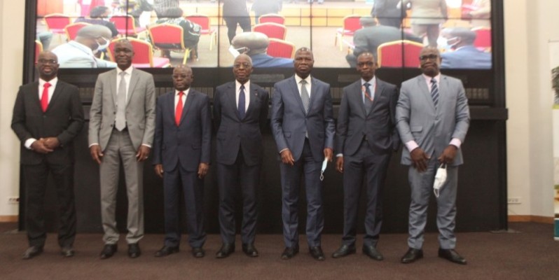 


Les représentants du gouvernement ont pris part, aux côtés des responsables du patronat, à la présentation des dispositions de l’annexe fiscale 2021 assurée par le cabinet Mondon International. (photo : Dr)