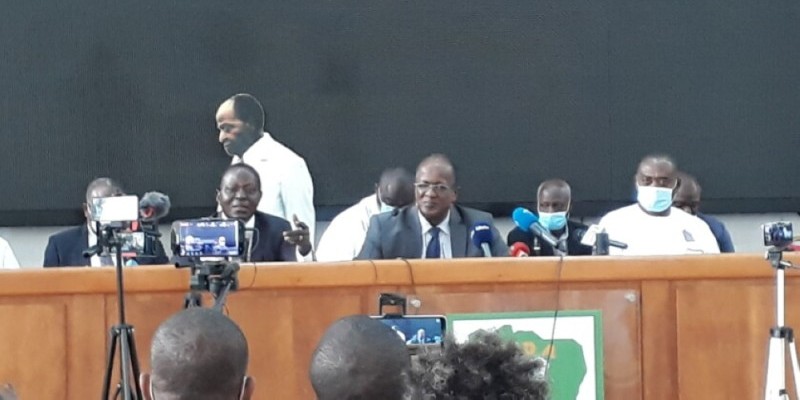 De gauche à droite, Niamkey Koffi, Armand Ouégnin et Gnamien Konan, des figures de proue de la coalition des plateformes de l’opposition, ont pris l’engagement de participer aux législatives ensemble. (Dr)