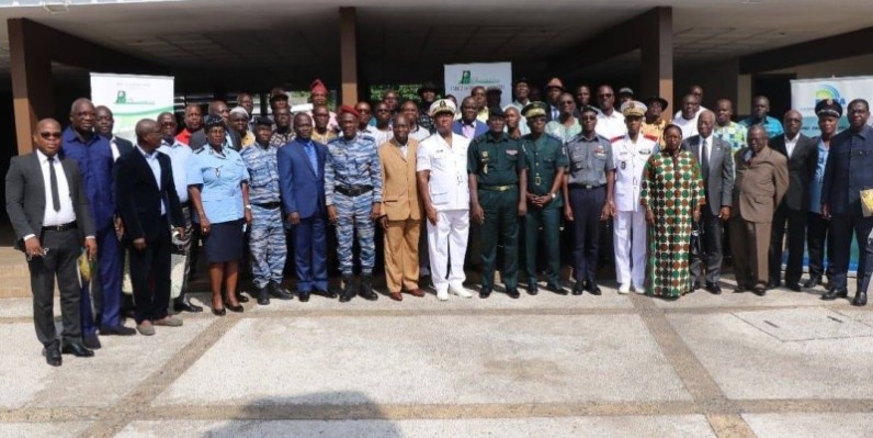 Une Photo de famille pour immortaliser la cérémonie. (DR) 
