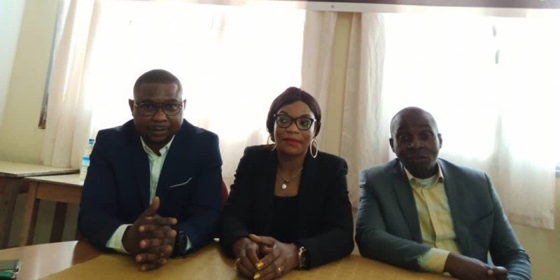 L’évangéliste Adou Élisabeth Zorobabel, présidente de l’Ong Le Samaritain (au centre) entourée de ses collaborateurs.(DR)