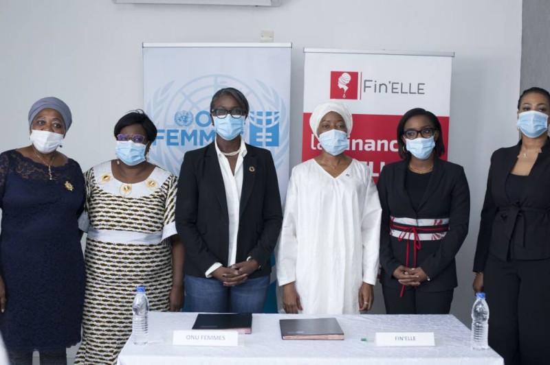 Une photo de famille a permis d’immortaliser la cérémonie. (DR)