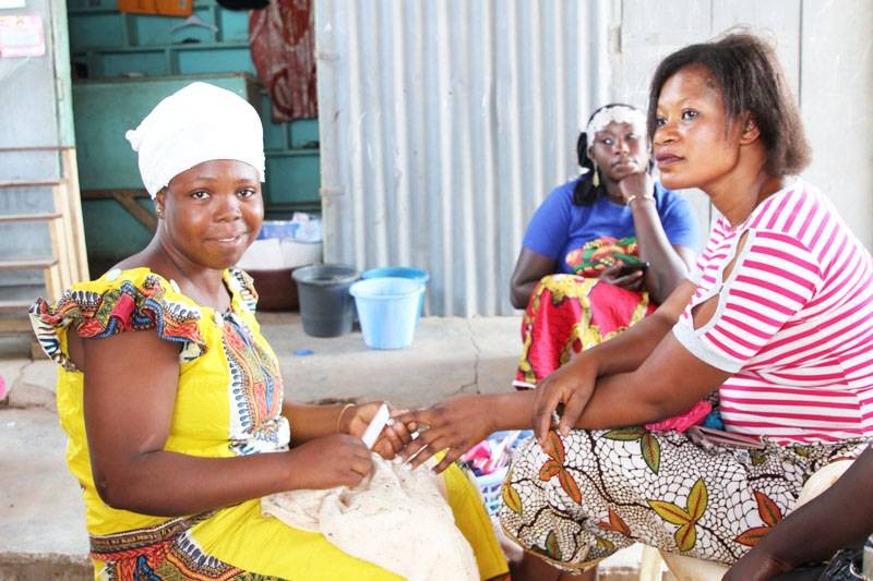 Apprenantes dans leurs salons de coiffures 11 01 2020 JOSEPHINE KOUADIO (2)