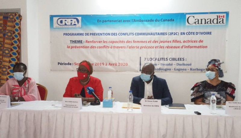 De la gauche vers la droite, Pulchérie Doffou (chargée du programme Crpa), Haoua Ouattara Koffi (Ambassade du Canada), Dr Flan (Directeur du Crpa) et Mme Touré Massati Koné (Ph: Salif D.CHEICKNA)