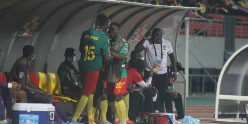 Altercation sur le banc de touche des Lions indomptables pendant la rencontre face au Maroc.