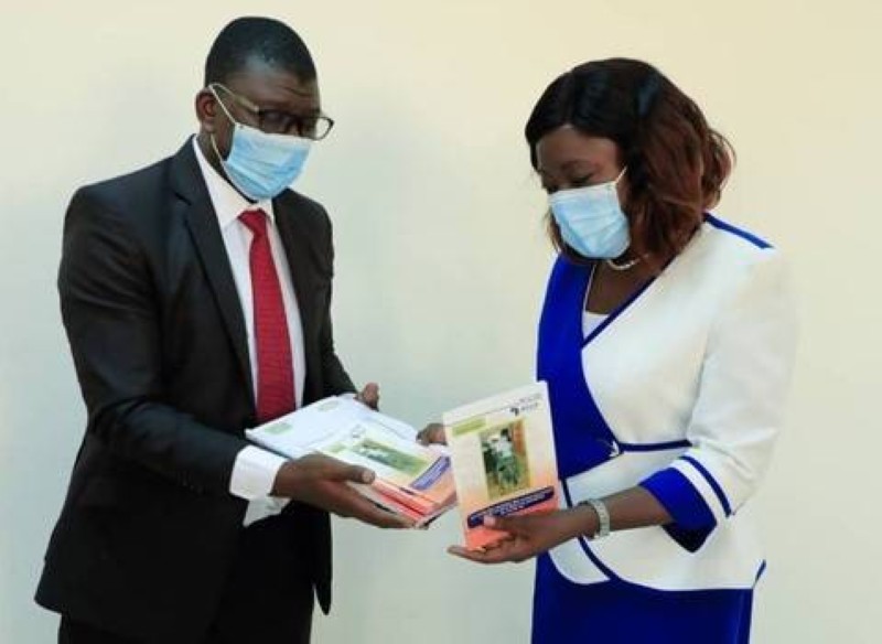 Le PCA de la Covici Kanté Lassina et le la ministre Mariatou Koné
