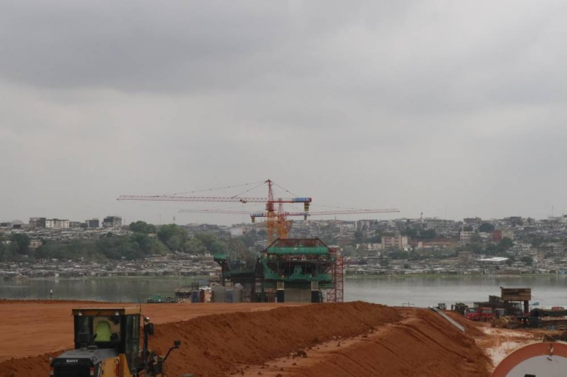 Des machines et autres engins sont à pied d’œuvre (J Bavane)