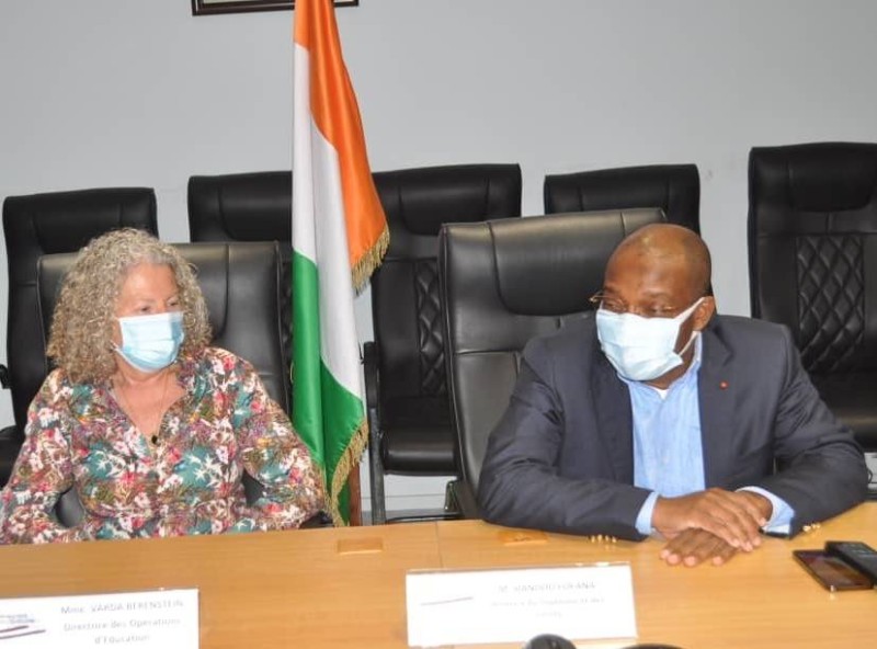 Le ministre du Tourisme, Siandou Fofana et Mme Varda Bereinstein