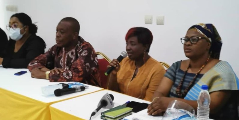 Mme Edy Ahmmond (au micro) élue présidente de l'interprofession de la filière karité. (DR)